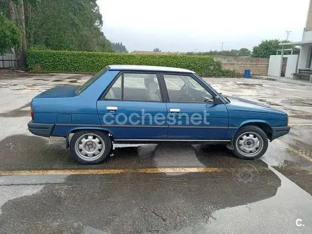 Usado Renault R9 60 CV (44 kW) 1982 Azul Berlina