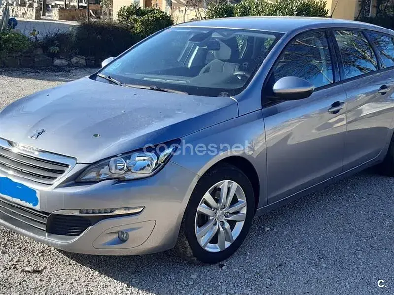 Usado Peugeot 308 SW Active 120 CV (88 kW) 2017 Gris / plata Familiar