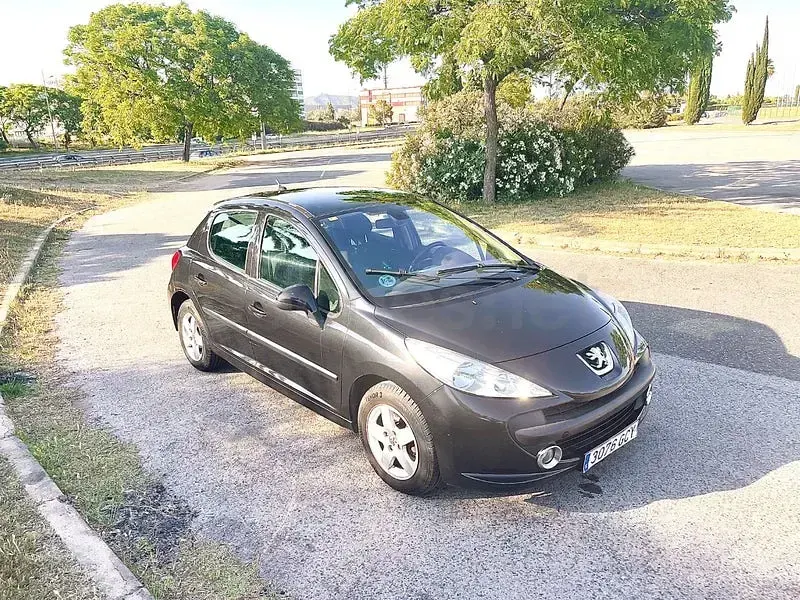 Usado Peugeot 207 Premium 120 CV (88 kW) 2009 Negro Berlina