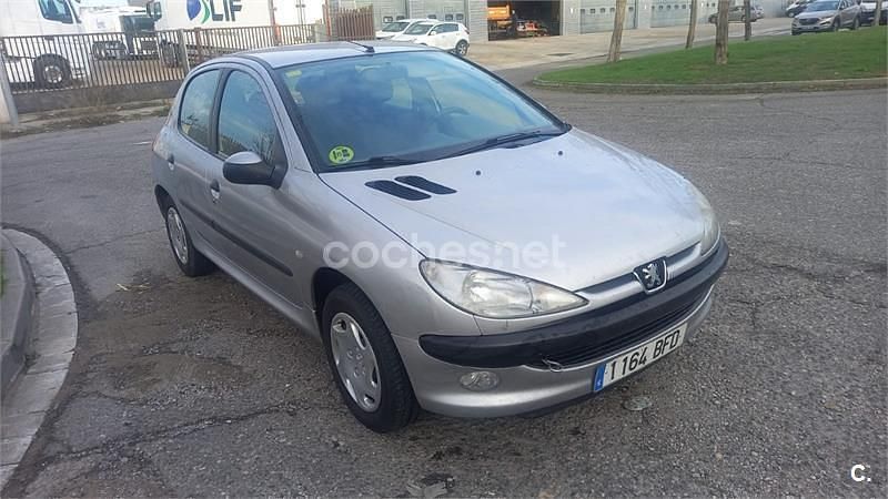 Gris / plata Usado 2001 Peugeot 206 Berlina | 2300 € (Precio justo) - Imagen 1/4