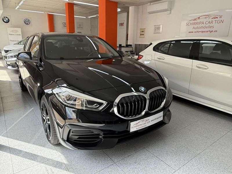 Usado BMW 118 Sport Line 136 CV (100 kW) 2022 Negro Utilitario