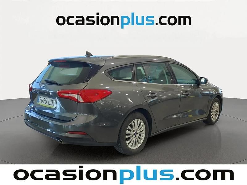 Begagnad Ford Focus Titanium 150 HK (110 kW) 2019 Grå Kombi