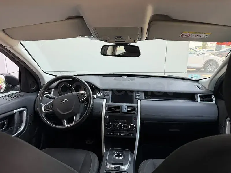 Usado Land Rover Discovery Sport HSE 150 CV (110 kW) 2017 Gris / plata SUV