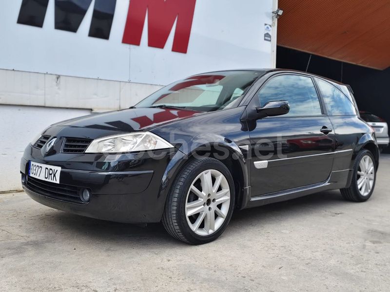 Negro Usado 2005 Renault Mégane II Authentique Berlina | 4500 € (Caro) - Imagen 1/4