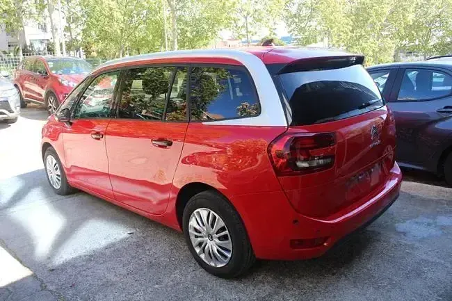Usado Citroën C4 Feel 131 CV (96 kW) 2021 Rojo Monovolumen