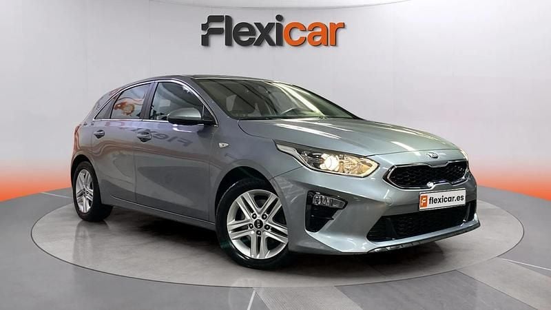 Usado Kia Ceed 120 CV (88 kW) 2021 Gris Utilitario