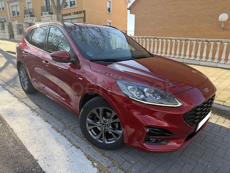 Usado Ford Kuga ST-Line 150 CV (110 kW) 2021 Granate SUV