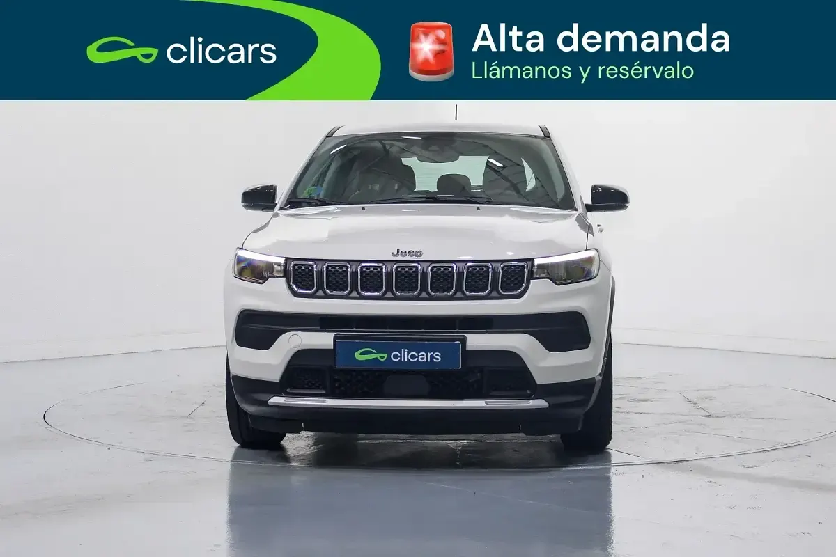 Usado Jeep Compass Altitude 130 CV (95 kW) 2025 Blanco SUV