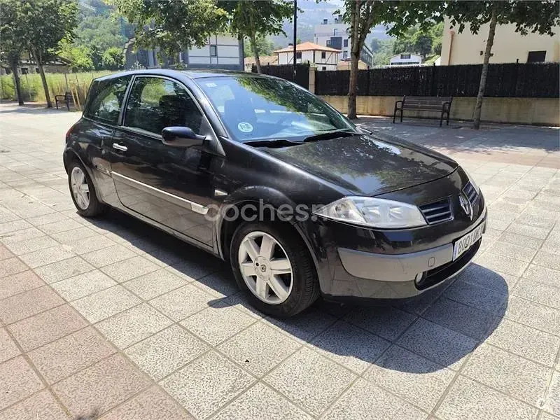 Usado Renault Mégane Authentique 98 CV (72 kW) 2004 Negro Berlina
