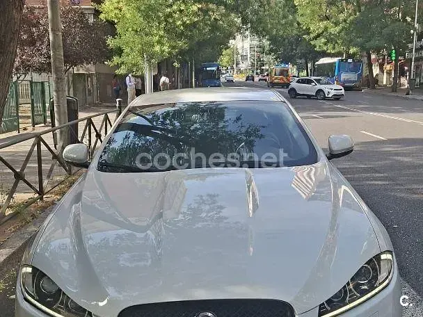 Usado Jaguar XF Luxury 190 CV (139 kW) 2014 Blanco Berlina