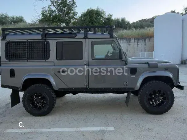 Usado Land Rover Defender SE 122 CV (89 kW) 2009 Gris / plata Familiar