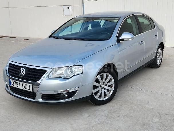 Gris / plata Usado 2008 VW Passat Advance Berlina | 5490 € (Precio justo) - Imagen 1/4