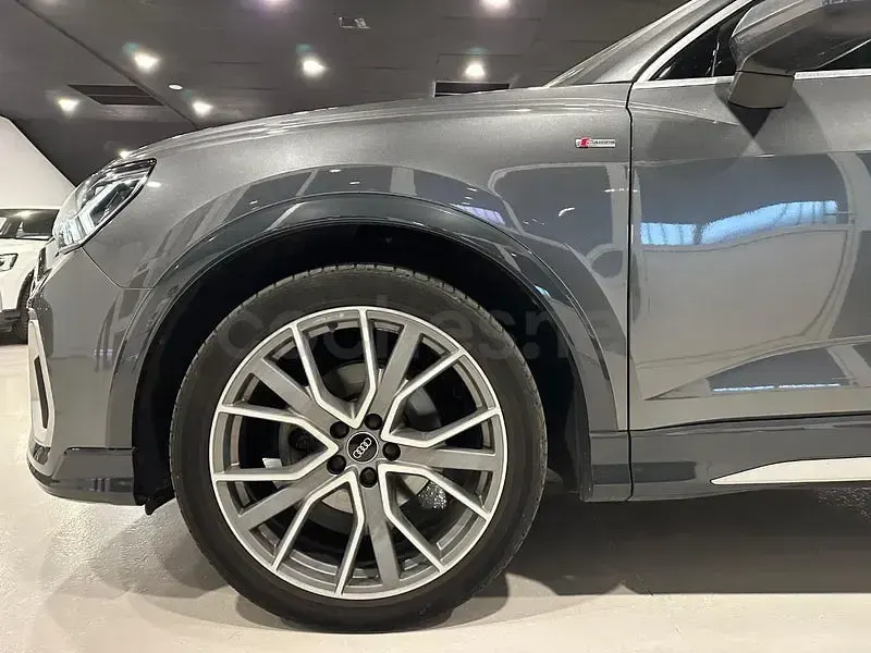 Usado Audi Q3 Sportback S-Line 150 CV (110 kW) 2022 Gris / plata SUV