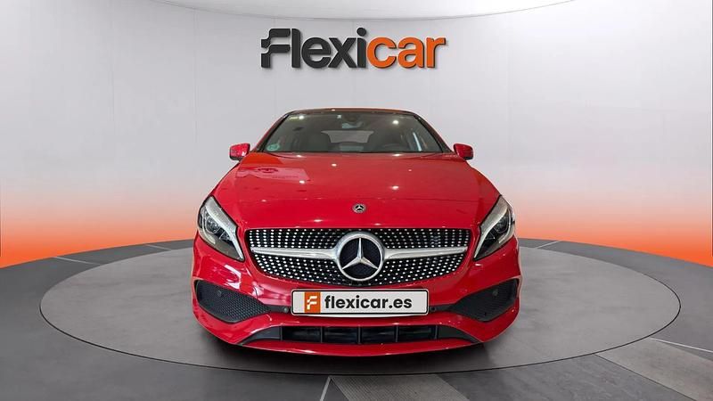 Usado Mercedes A180 122 CV (89 kW) 2018 Rojo Utilitario