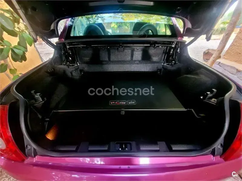 Usado Nissan Micra C+C Tekna 88 CV (64 kW) 2006 Violeta / lila Descapotable