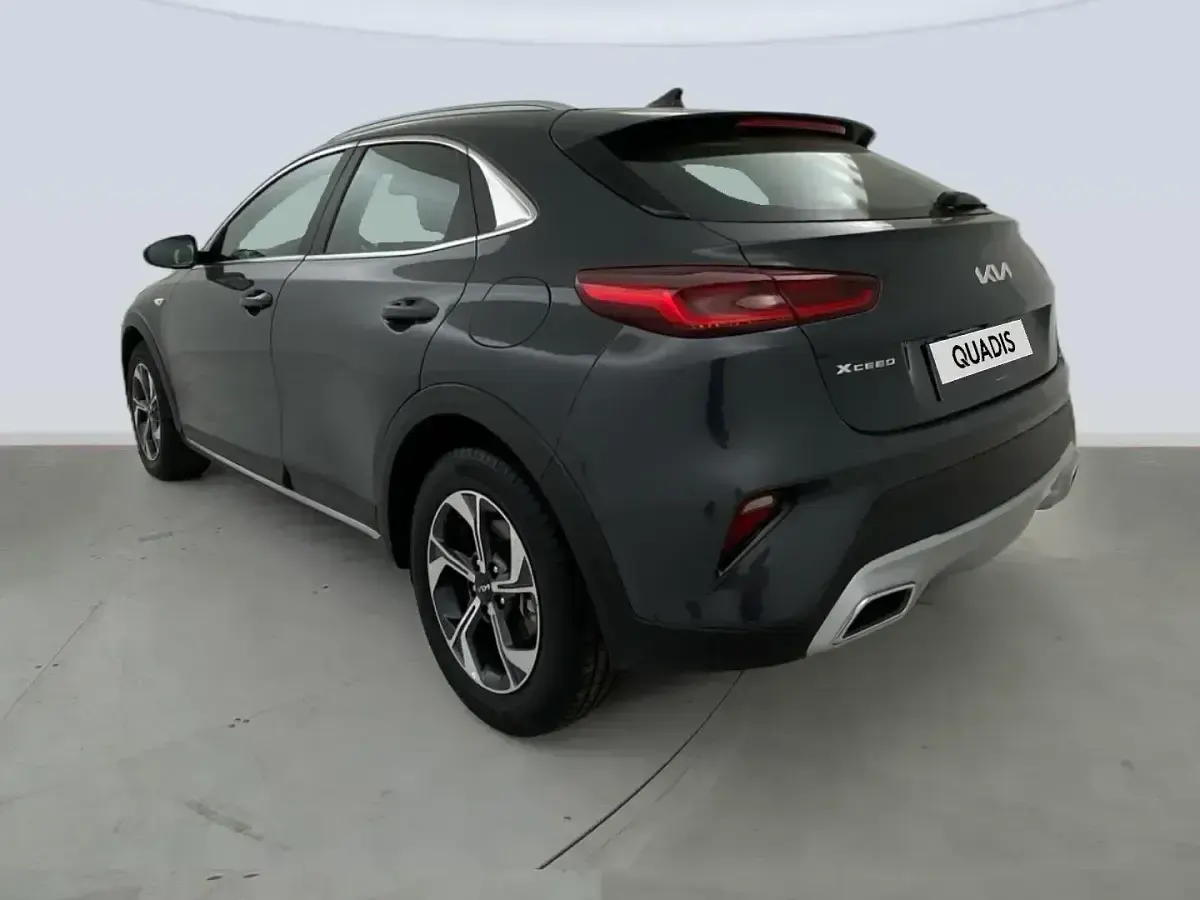 Usado Kia XCeed 120 CV (88 kW) 2022 Gris SUV