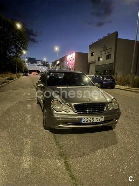 Beige Usado 2003 Mercedes C270 Avantgarde Berlina | 3700 € (Precio justo) - Imagen 1/4