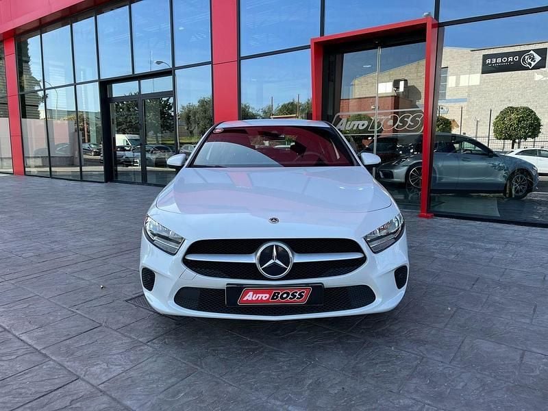 Käytetty Mercedes A180 136 HP (100 kW) 2022 Valkoinen Sedan