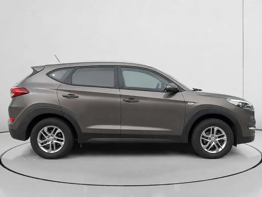 Usado Hyundai Tucson 131 CV (96 kW) 2016 Marrón SUV