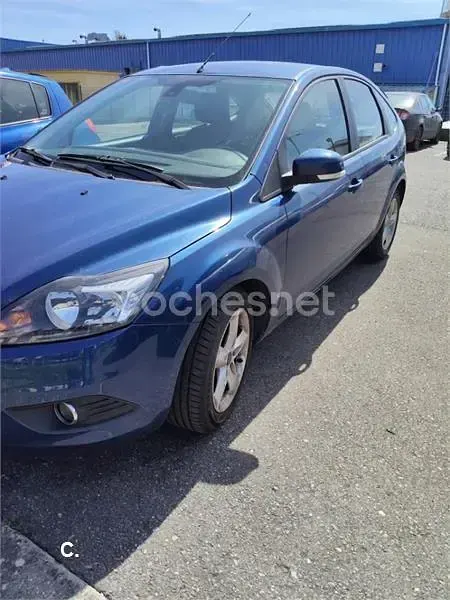 Usado Ford Focus Trend 109 CV (80 kW) 2010 Azul Familiar