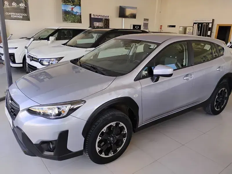 Usado Subaru XV Sport 114 CV (83 kW) 2022 Gris / plata SUV