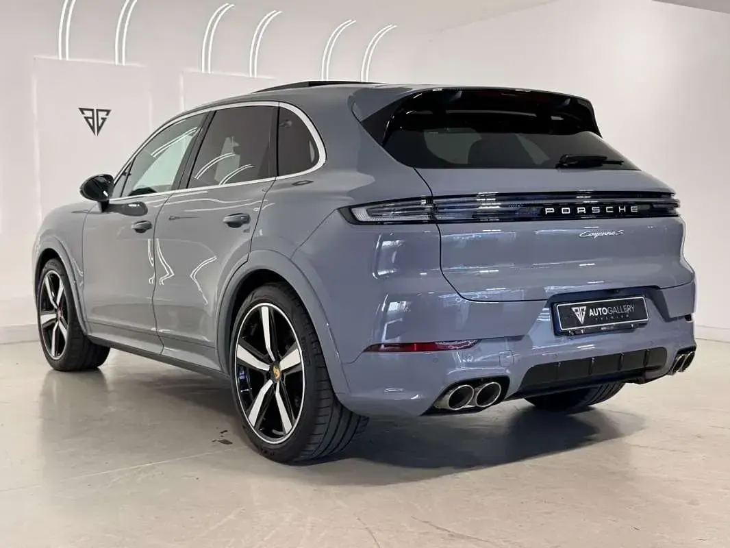 Usado Porsche Cayenne 475 CV (349 kW) 2023 Gris SUV