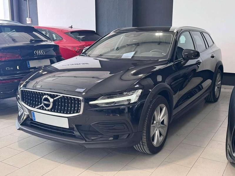 Usado Volvo V60 CC 190 CV (139 kW) 2019 Negro Familiar