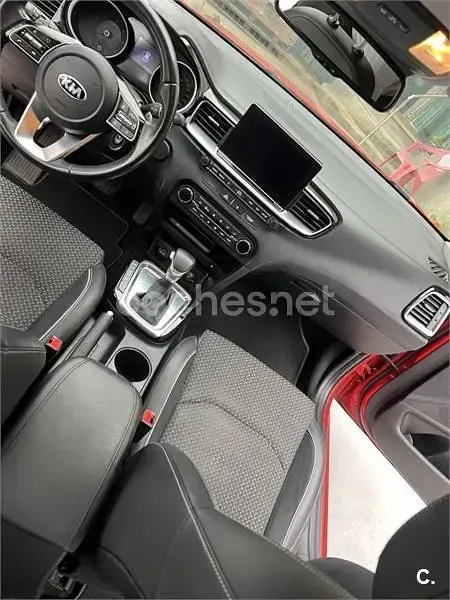Usado Kia Ceed GT GT-Line 136 CV (100 kW) 2019 Rojo Familiar