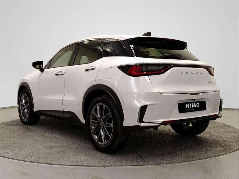 Usado Lexus LBX 136 CV (100 kW) 2025 SUV