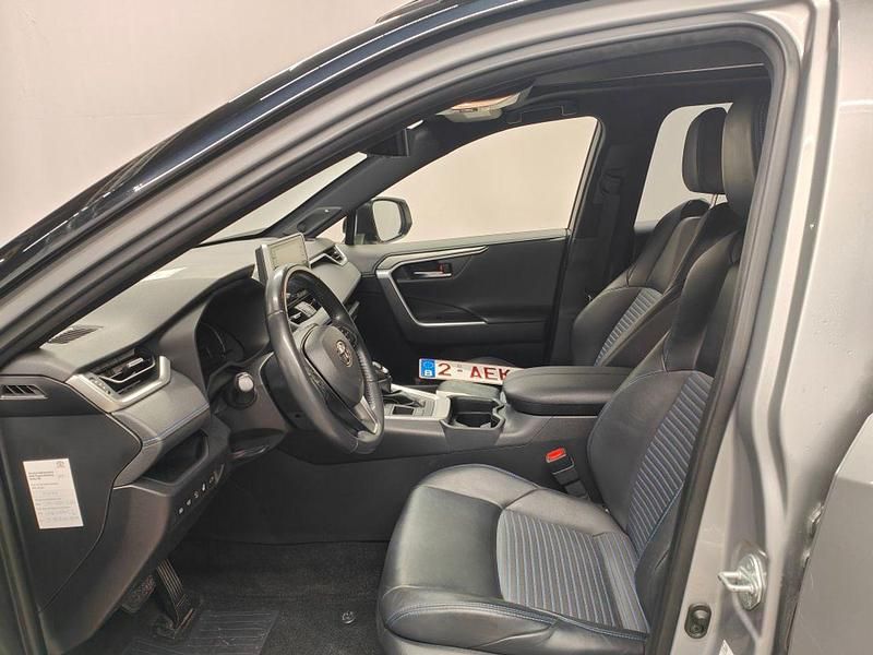 Usado Toyota RAV4 Hybrid Style 219 CV (161 kW) 2021 Plateado SUV