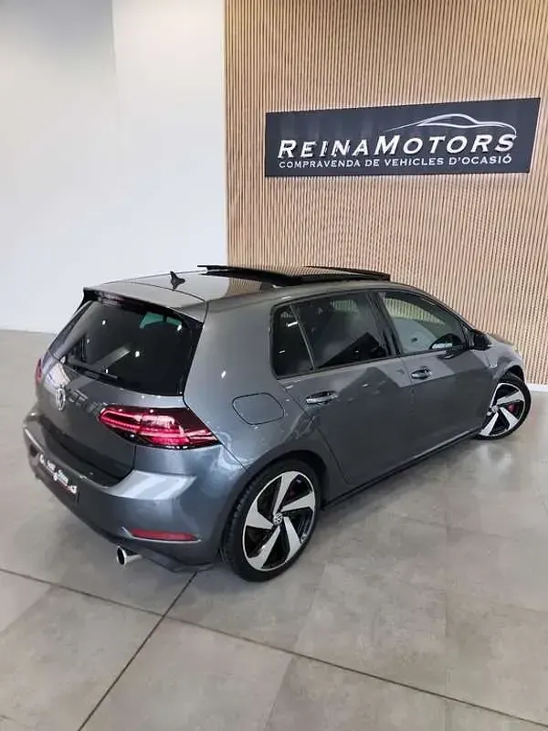 Usado VW Golf VII GTI 245 CV (180 kW) 2018 Gris Utilitario