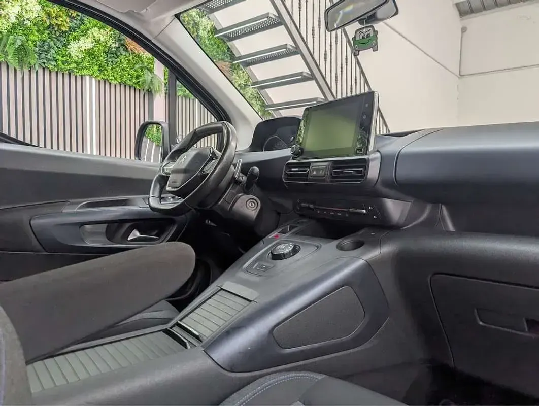 Usado Peugeot Rifter Allure 130 CV (95 kW) 2019 Azul Monovolumen
