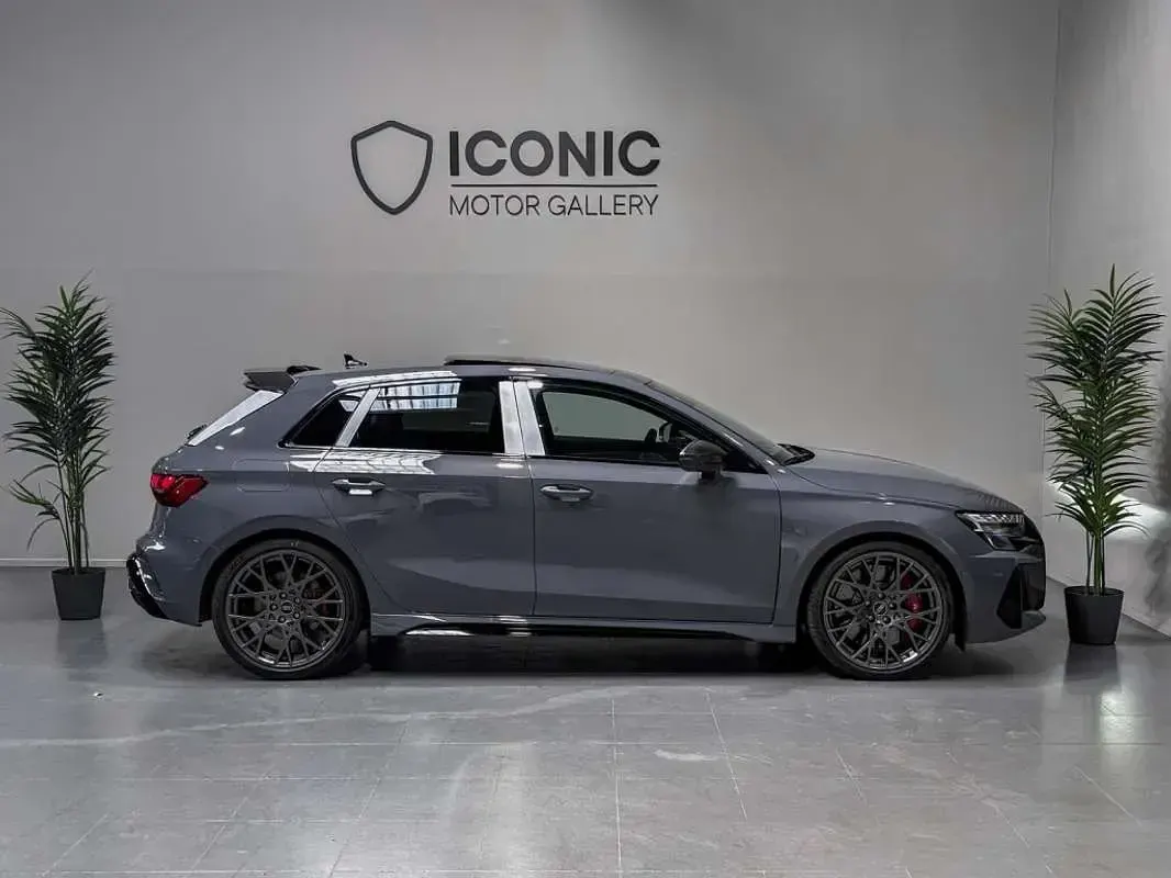 Nuevo Audi RS3 Sportback 400 CV (294 kW) 2026 Gris Utilitario