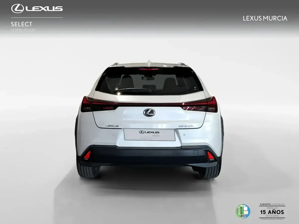 Usado Lexus UX Business Edition 184 CV (135 kW) 2023 Blanco SUV