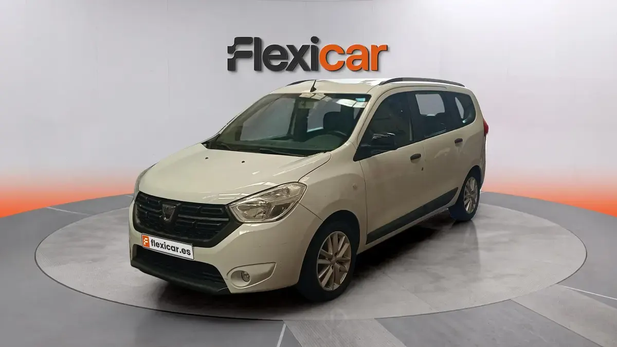 Usado Dacia Lodgy Comfort 116 CV (85 kW) 2022 Blanco Monovolumen