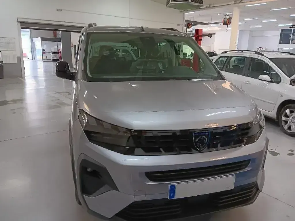 Nuevo Peugeot Rifter Allure 100 CV (73 kW) 2026 Gris Monovolumen
