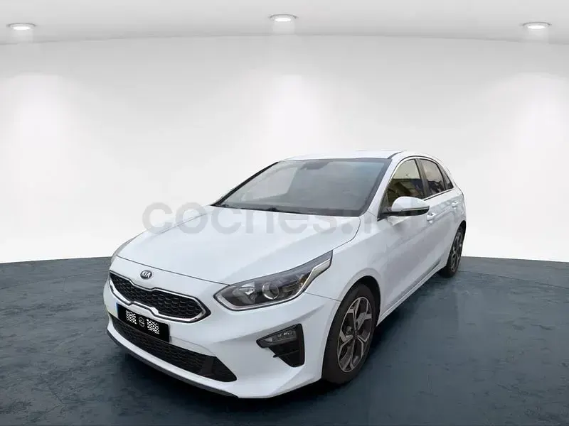 Usado Kia Ceed 120 HP (88 kW) 2019 Branco Citadino