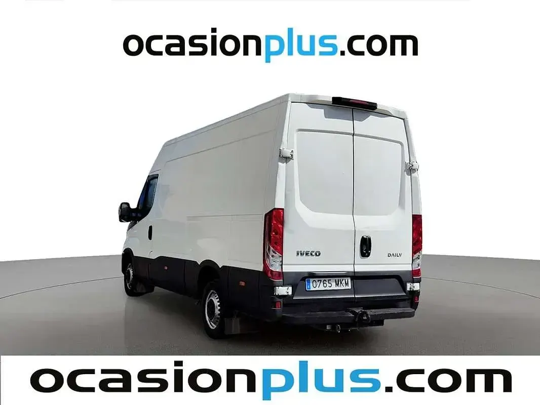 Usado Iveco Daily 136 CV (100 kW) 2019 Blanco Van