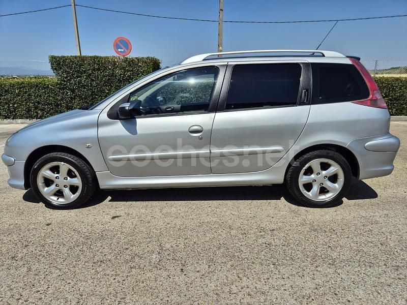 Gris / plata Usado 2007 Peugeot 206 Familiar | 3890 € (Precio justo) - Imagen 1/4