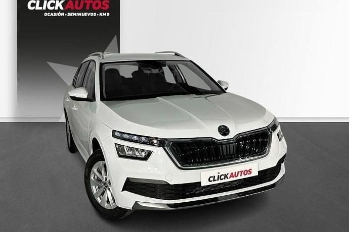 Usado Skoda Kamiq Ambition 110 CV (80 kW) 2023 Negro SUV