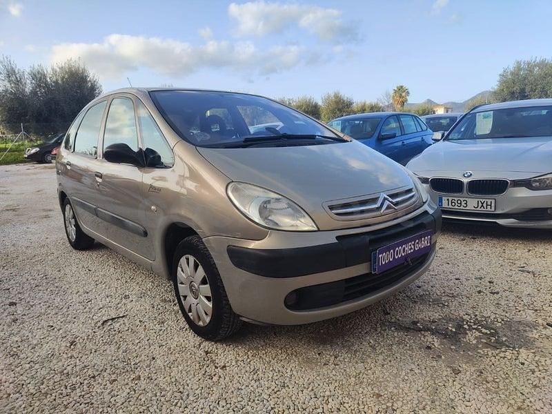 Usado Citroën Xsara Picasso 92 CV (67 kW) 2006 Beige Monovolumen