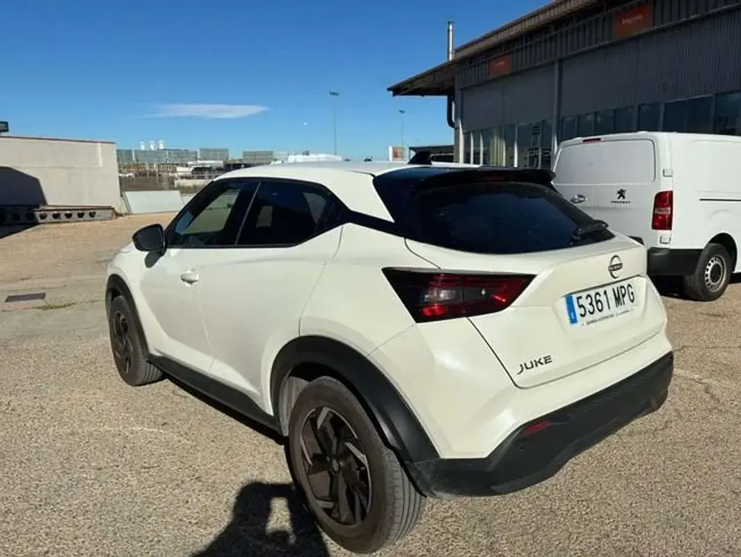 Begagnad Nissan Juke N-Connecta 114 HK (83 kW) 2024 Vit SUV