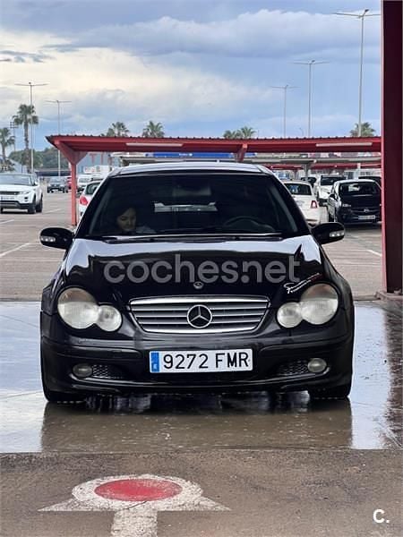 Usado Mercedes C220 143 CV (105 kW) 2002 Negro Berlina