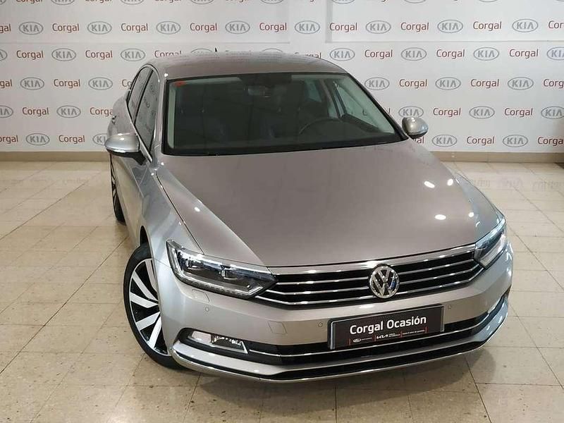 Gris Usado 2016 VW Passat Sport Berlina | 18.350 € (Precio justo) - Imagen 1/4