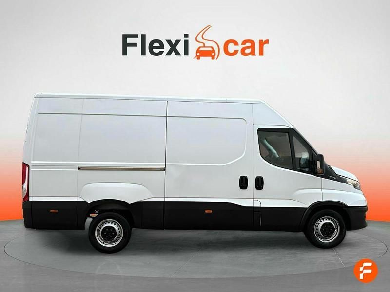 Usado Iveco Daily 156 CV (114 kW) 2022 Blanco Berlina