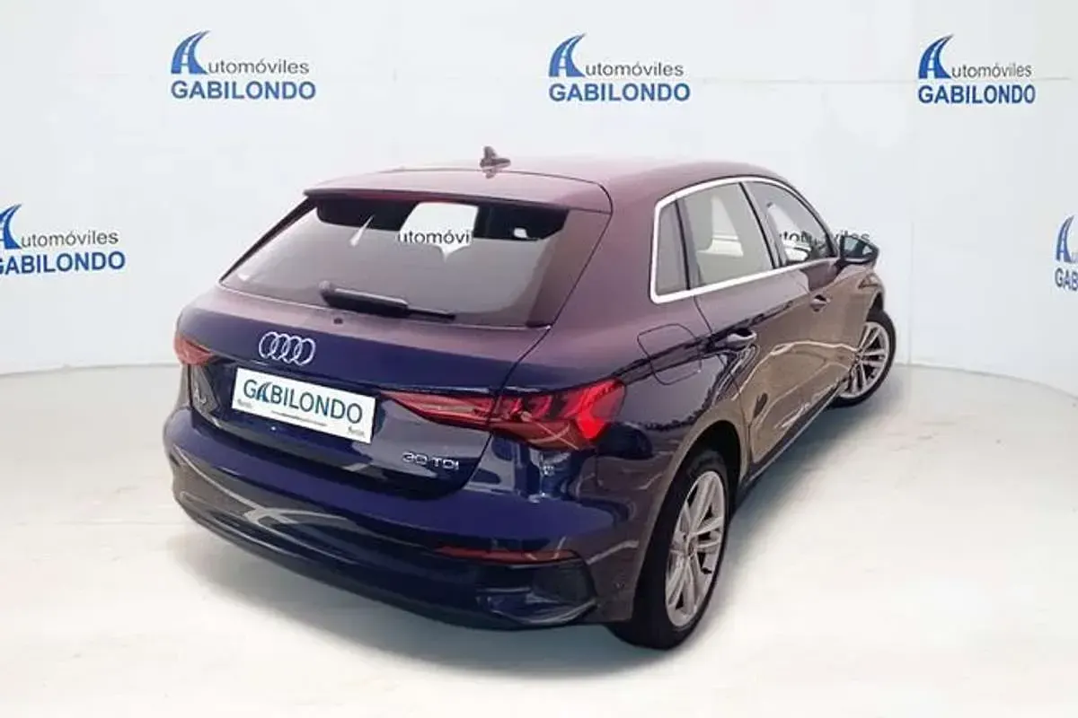 Usado Audi A3 Sportback 116 CV (85 kW) 2022 Azul Utilitario