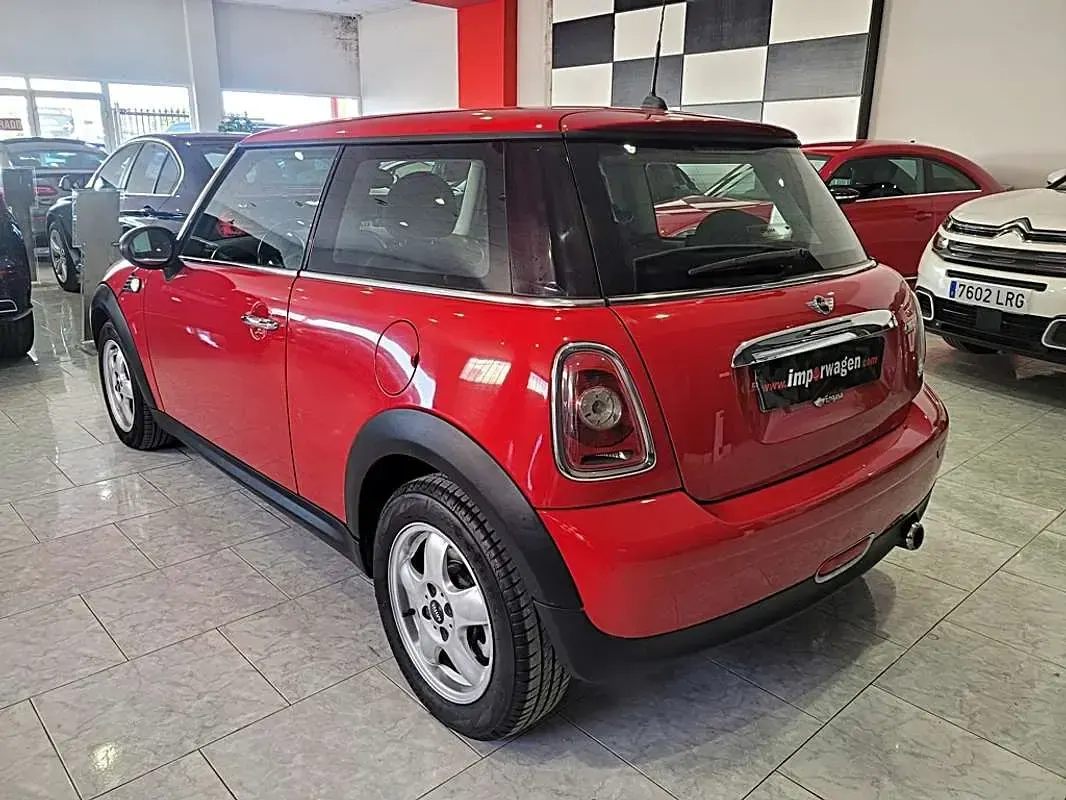 Usado Mini ONE 98 CV (72 kW) 2010 Rojo Utilitario