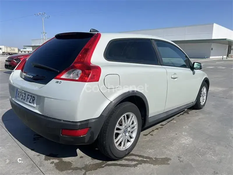 Usado Volvo C30 109 CV (80 kW) 2008 Gris / plata Utilitario