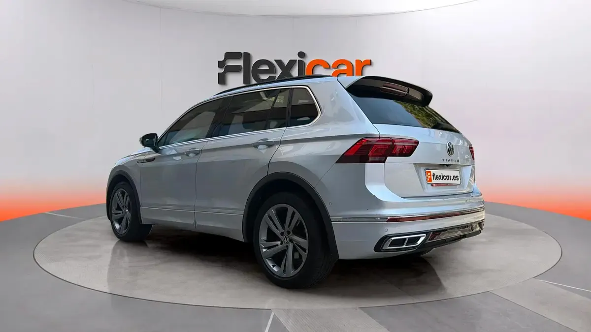 Usado VW Tiguan R-line 150 CV (110 kW) 2021 Gris SUV