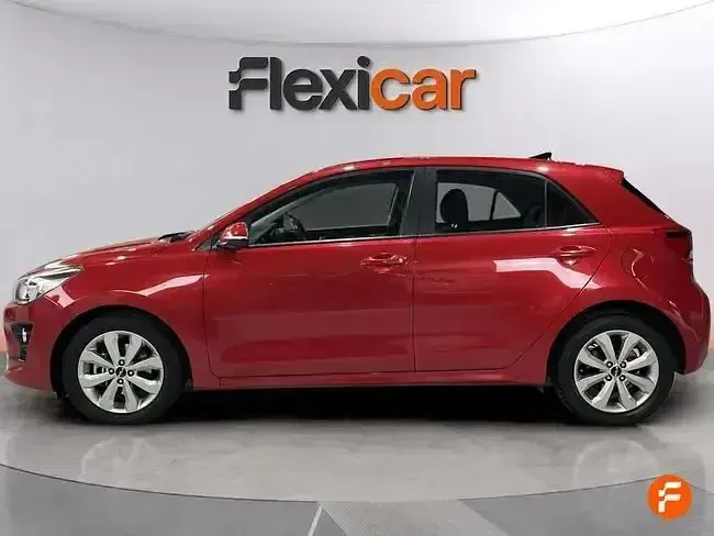 Usado Kia Rio 100 CV (73 kW) 2022 Rojo